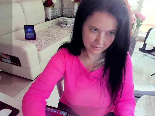 LoveCatsuit webcam