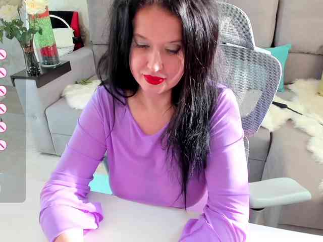 LoveCatsuit webcam