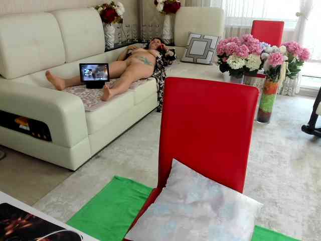 LoveCatsuit webcam