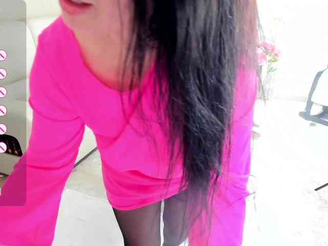 LoveCatsuit webcam