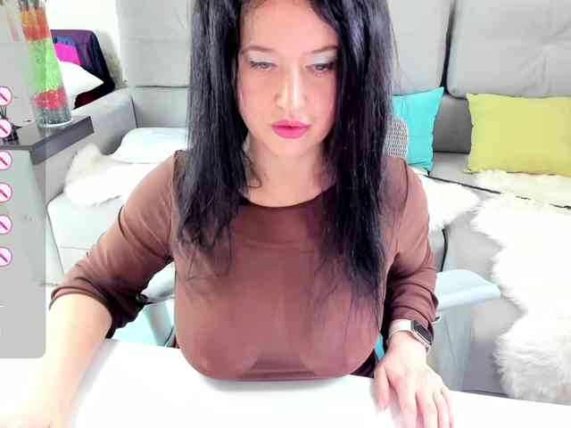 LoveCatsuit webcam