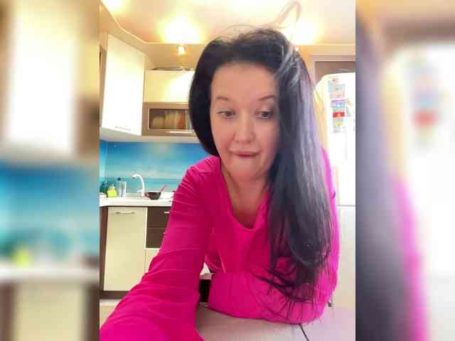 LoveCatsuit webcam