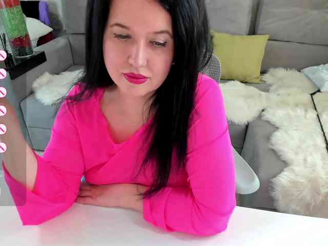 LoveCatsuit webcam