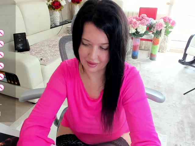 LoveCatsuit webcam