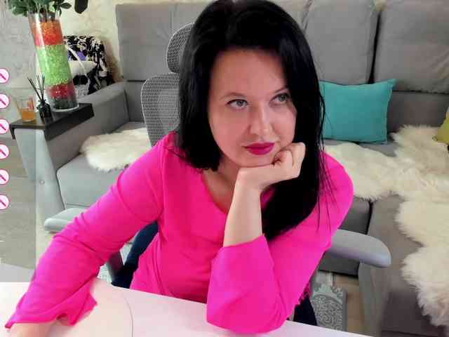 LoveCatsuit webcam