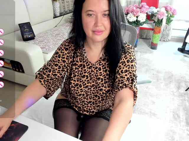 LoveCatsuit webcam