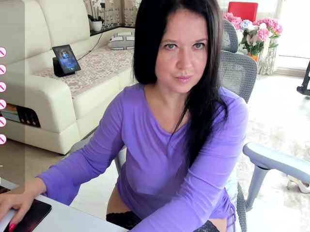 LoveCatsuit webcam