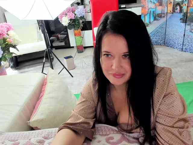 LoveCatsuit webcam