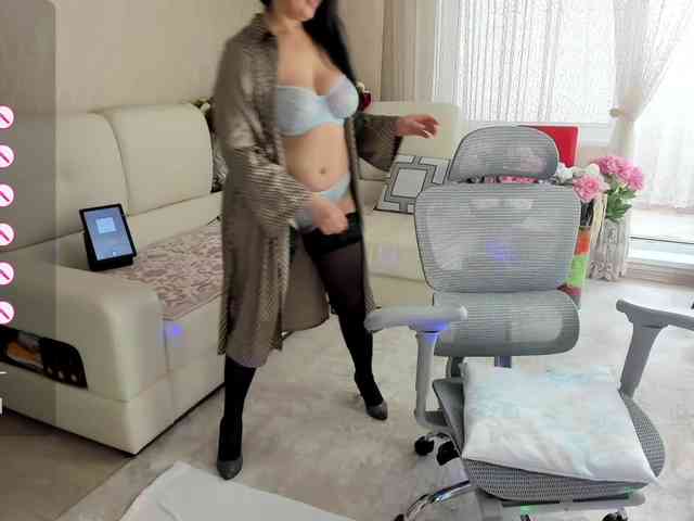 LoveCatsuit webcam