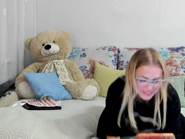 Lisa1225 live cam on BongaCams
