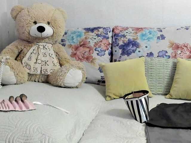 Lisa1225 live cam on BongaCams