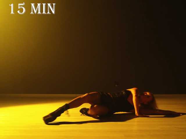 Lisa1225 live cam on BongaCams