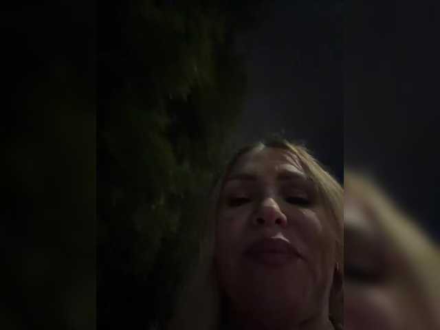 Lisa1225 live cam on BongaCams