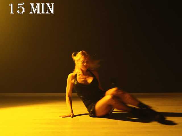 Lisa1225 live cam on BongaCams