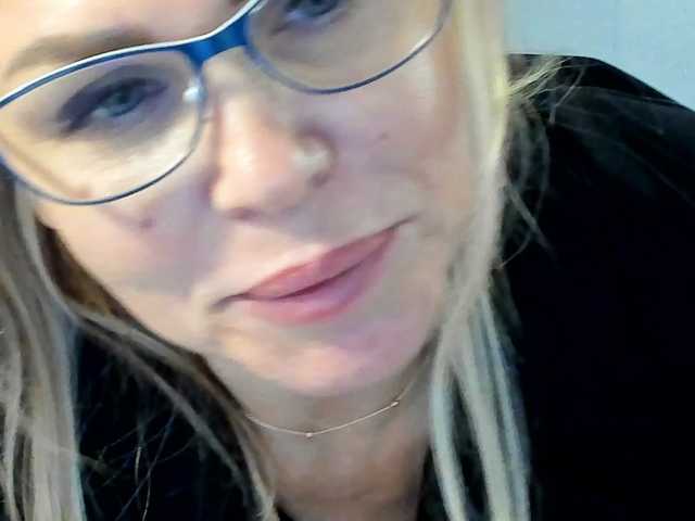 Lisa1225 live cam on BongaCams