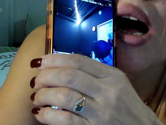 Lisa1225 live cam on BongaCams