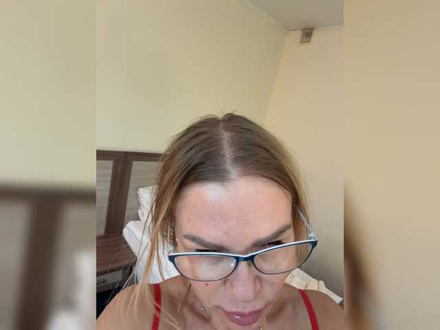 Lisa1225 live cam on BongaCams