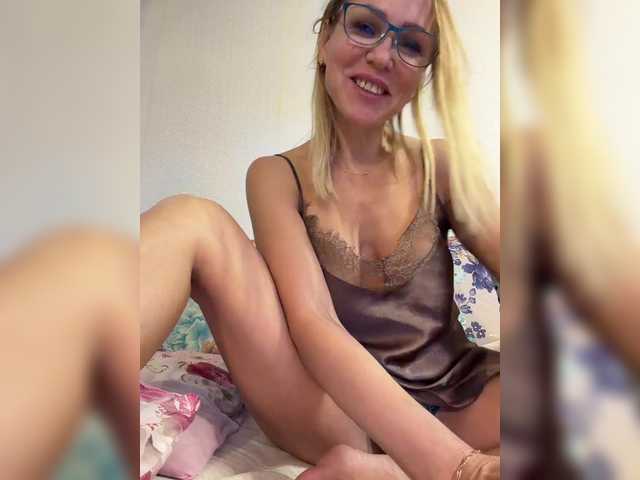 Lisa1225 live cam on BongaCams