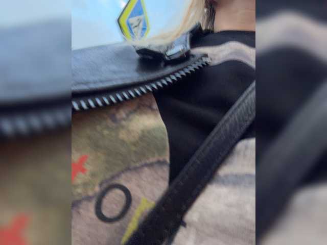 Lisa1225 live cam on BongaCams