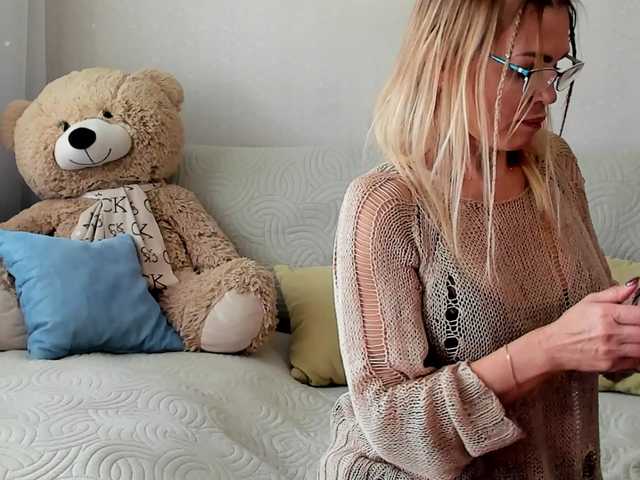 Lisa1225 live cam on BongaCams