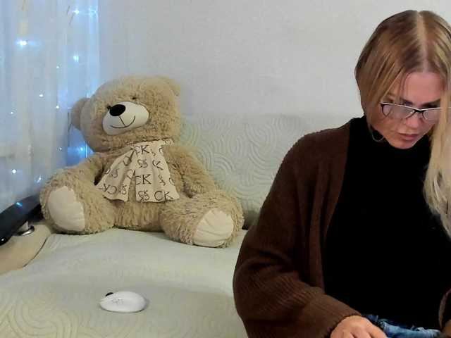 Lisa1225 live cam on BongaCams