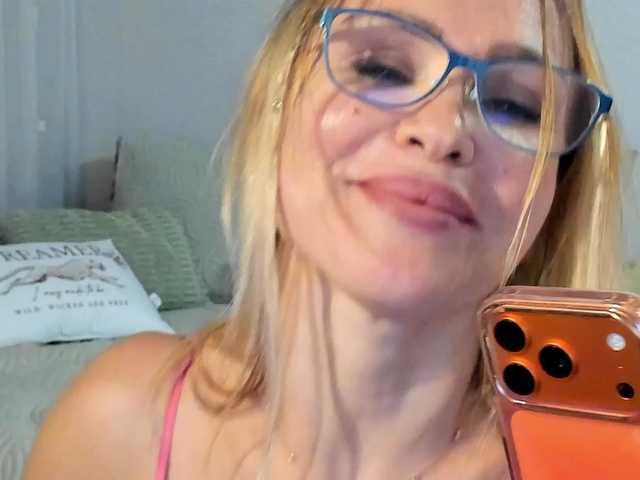Lisa1225 live cam on BongaCams