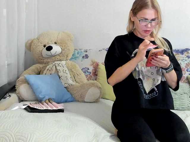 Lisa1225 live cam on BongaCams