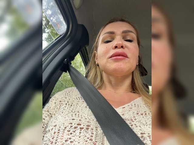 Lisa1225 live webcam show