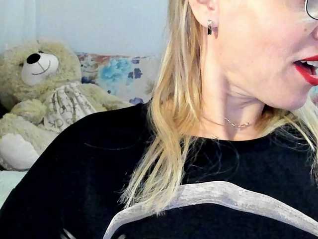 Lisa1225 live cam on BongaCams