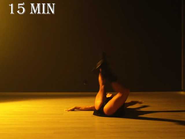 Lisa1225 live cam on BongaCams
