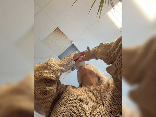 Lisa1225 live cam on BongaCams