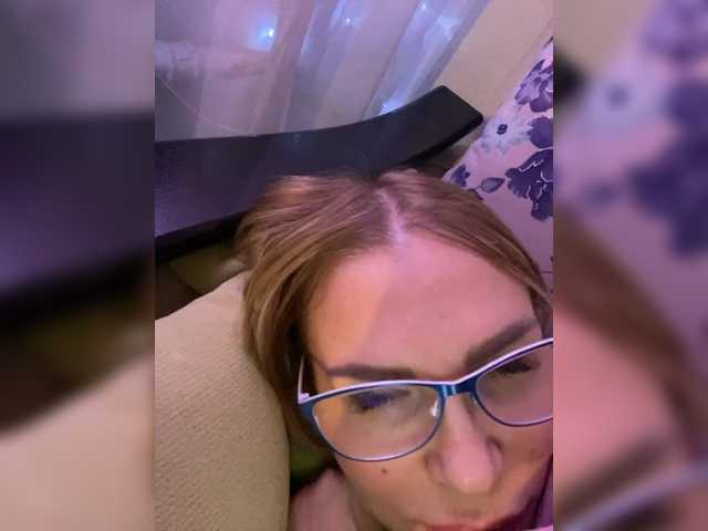 Lisa1225's BongaCams show and profile