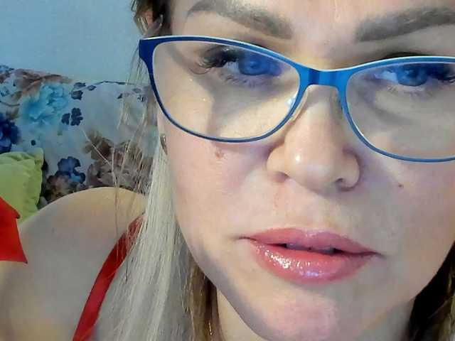 Lisa1225's BongaCams show and profile