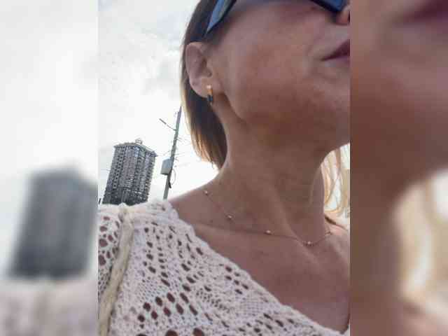 Lisa1225 webcam