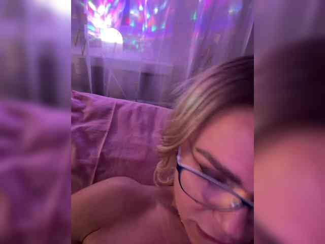 Lisa1225 webcam