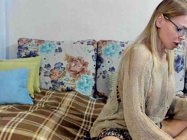 Lisa1225 Live Webcam on BongaCams