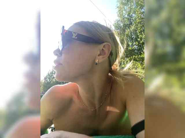 Lisa1225 webcam