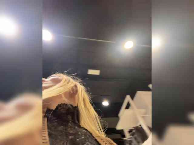 Lisa1225 webcam