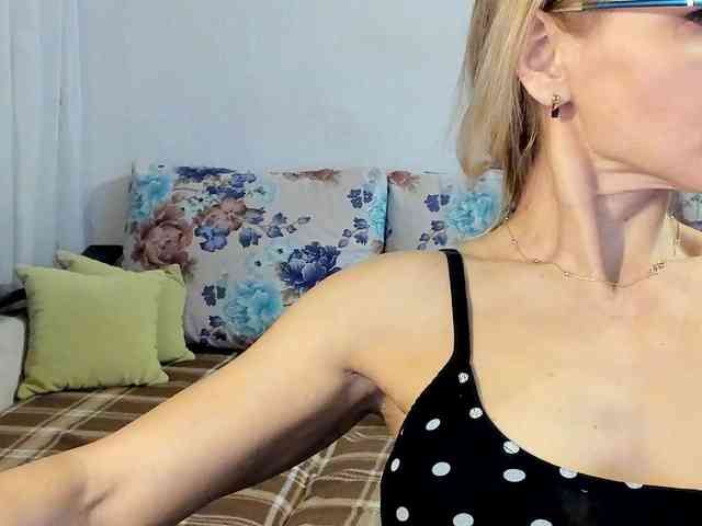 Lisa1225 webcam