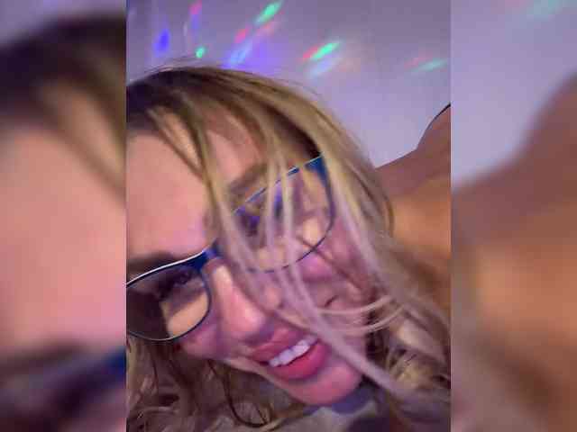 Lisa1225 webcam