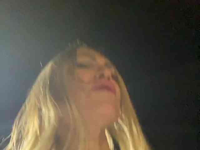Lisa1225 webcam