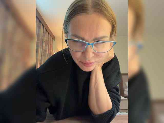 Lisa1225 webcam
