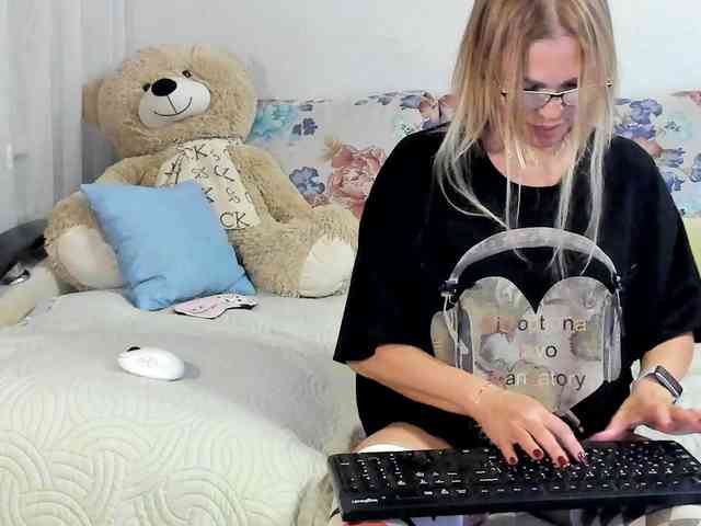 Lisa1225 webcam