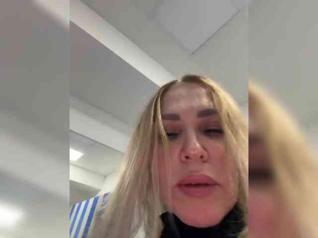 Lisa1225 webcam