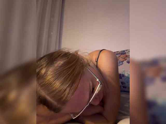 Lisa1225 webcam