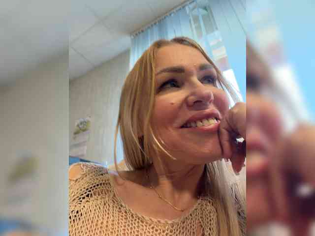 Lisa1225 webcam