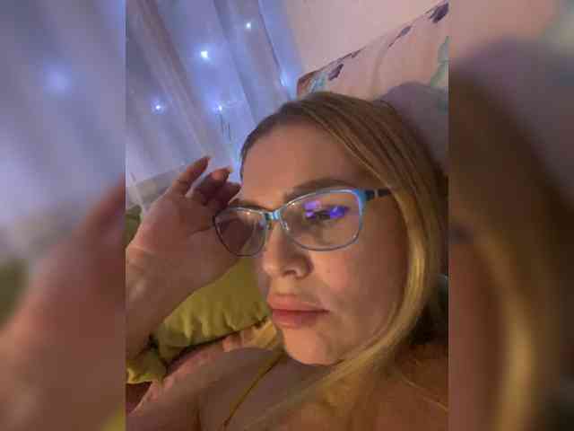 Lisa1225 webcam