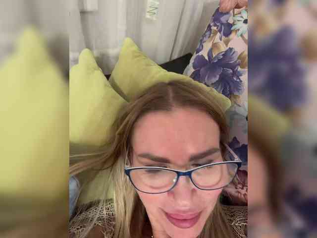 Lisa1225 webcam