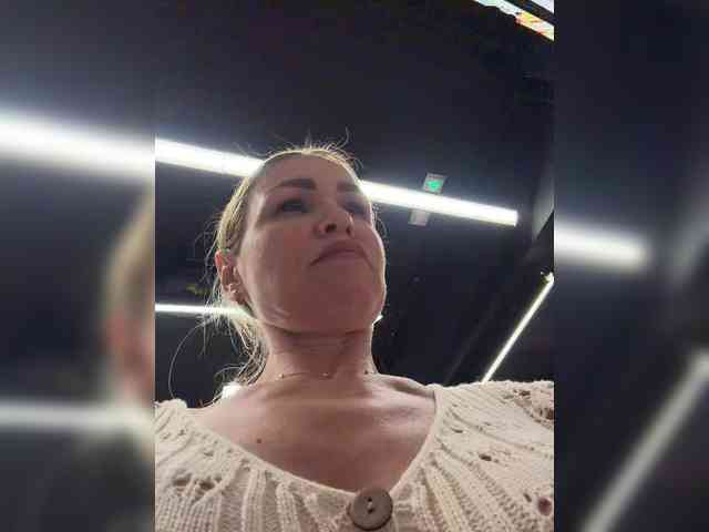 Lisa1225 webcam