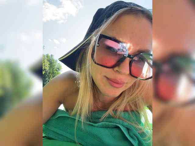 Lisa1225 webcam